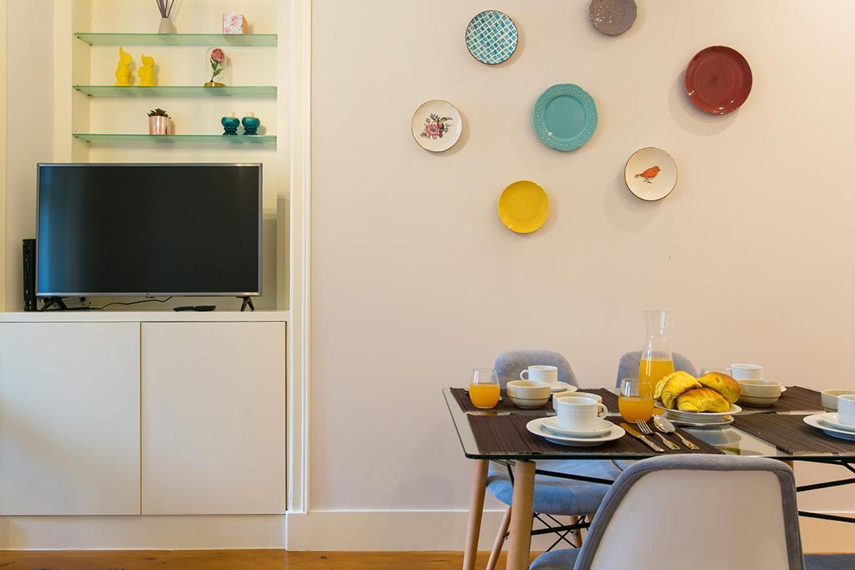 Lovelystay - Cozy 3Bdr Apartment In Estrela Lisbon Exterior photo
