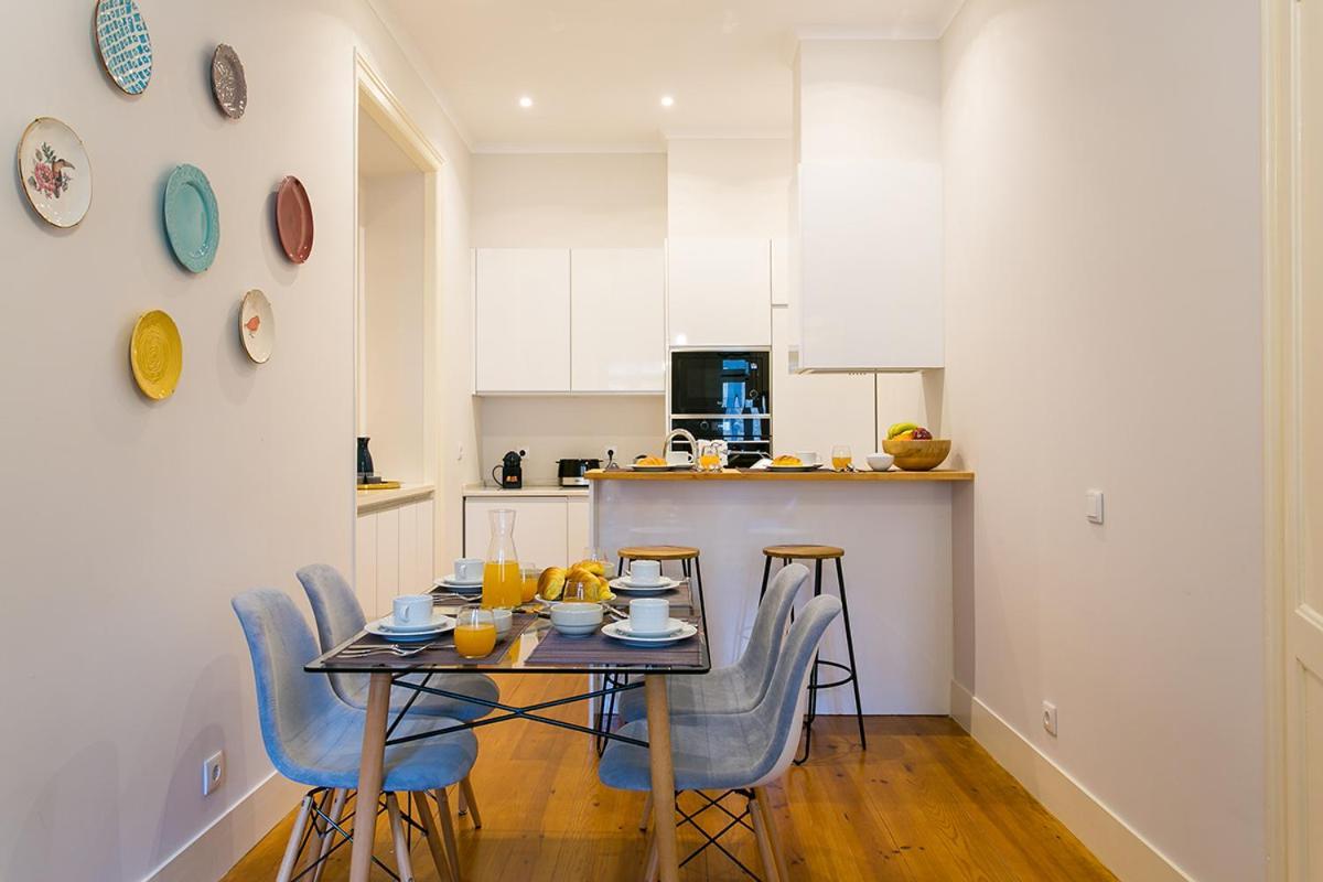 Lovelystay - Cozy 3Bdr Apartment In Estrela Lisbon Exterior photo